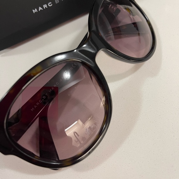 Marc Jacobs sunglasses 🕶 - Picture 4 of 13
